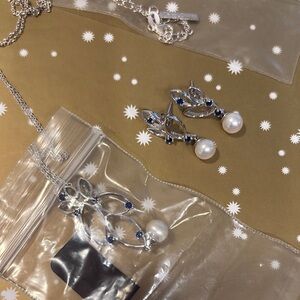 Vantel Pearls Silver Blue Necklace